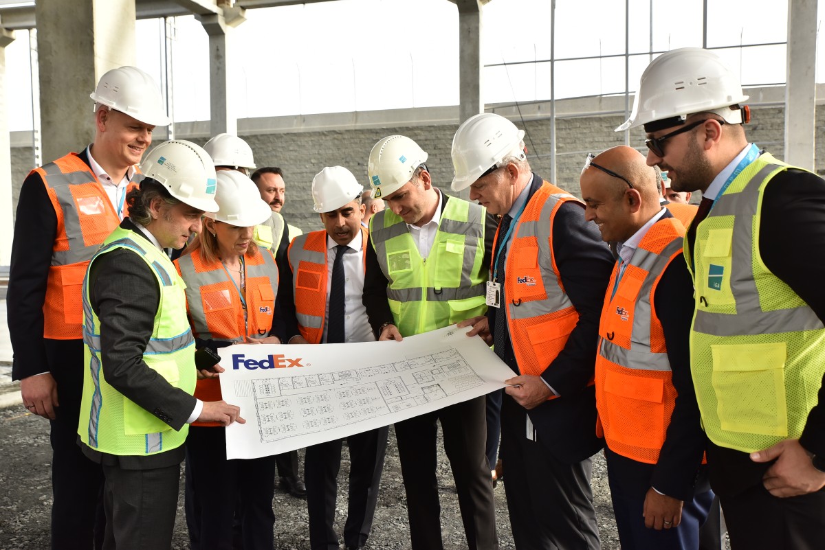 FedEx Üst Yönetimi, İGA İstanbul Havalimanı'da inşaatı devam eden Yeni Küresel Hava Transit Tesisini Ziyaret Etti 