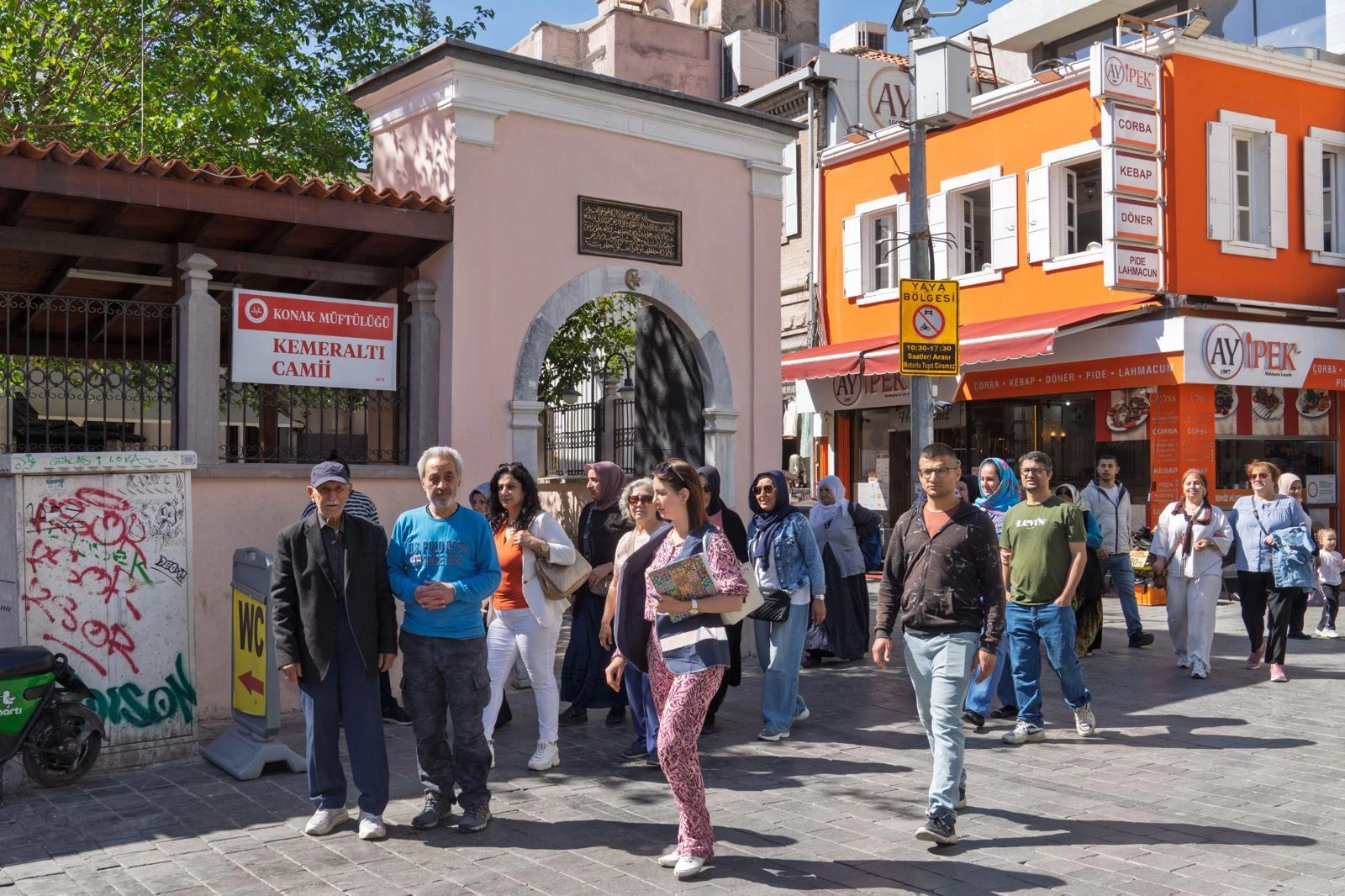 İzmir’de emekliler için ücretsiz kent gezileri sürüyor
