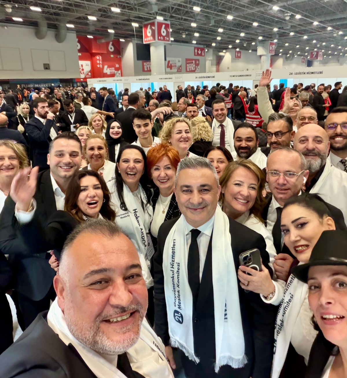 İTO Seçimlerinde Hakan Akdoğan’ın Beyaz Listesi Yüzde 90’lık Rekor Oyla Yeniden Kazandı
